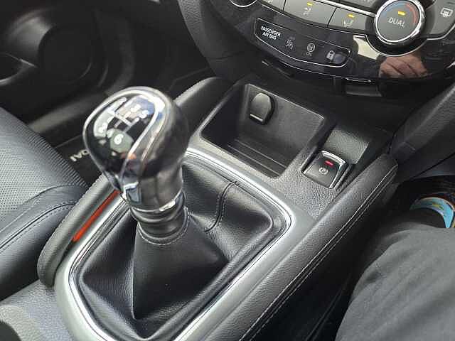 Nissan Qashqai 1.5 dCi Tekna [Non-Panoramic] 5dr