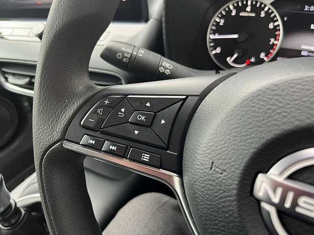 Nissan Juke 1.0 DiG-T Acenta Premium 5dr