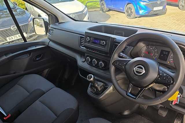Nissan Primastar 30 L1 2.0 dCi 130ps H1 Acenta Van