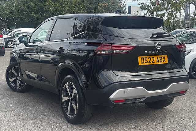 Nissan Qashqai 1.3 DiG-T MH N-Connecta 5dr