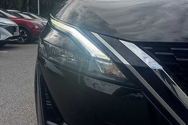 Nissan Qashqai 1.3 DiG-T MH N-Connecta 5dr