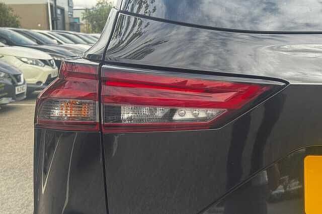 Nissan Qashqai 1.3 DiG-T MH N-Connecta 5dr