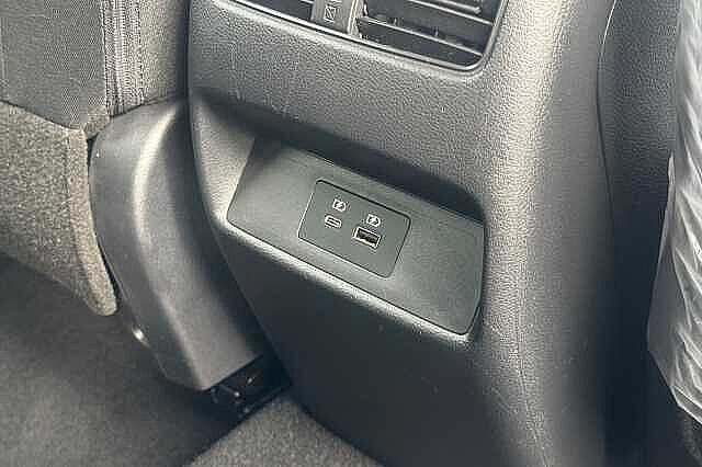 Nissan Qashqai 1.3 DiG-T MH N-Connecta 5dr