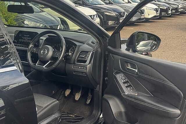 Nissan Qashqai 1.3 DiG-T MH N-Connecta 5dr