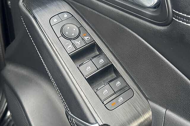 Nissan Qashqai 1.3 DiG-T MH N-Connecta 5dr