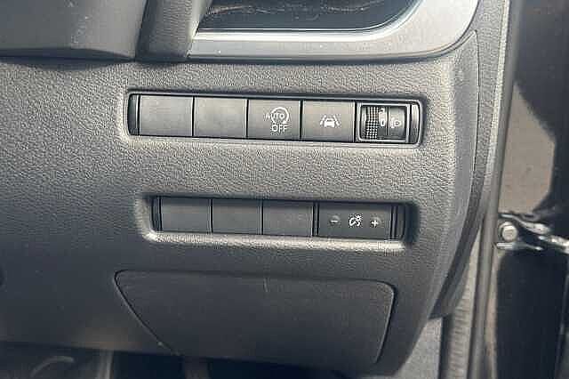 Nissan Qashqai 1.3 DiG-T MH N-Connecta 5dr