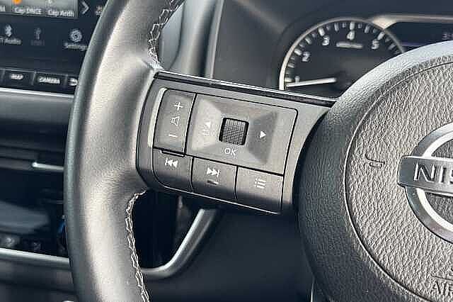 Nissan Qashqai 1.3 DiG-T MH N-Connecta 5dr