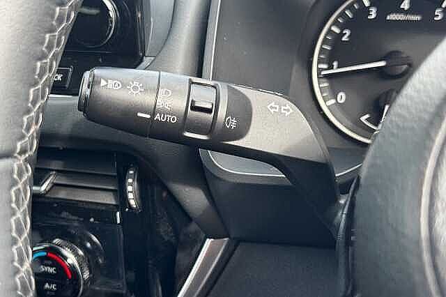 Nissan Qashqai 1.3 DiG-T MH N-Connecta 5dr