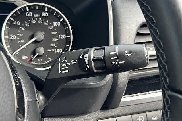 Nissan Qashqai 1.3 DiG-T MH N-Connecta 5dr