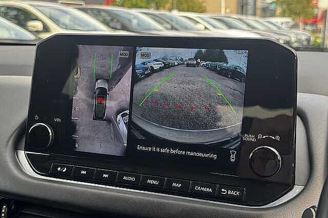 Nissan Qashqai 1.3 DiG-T MH N-Connecta 5dr