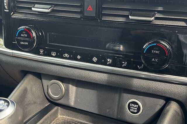 Nissan Qashqai 1.3 DiG-T MH N-Connecta 5dr