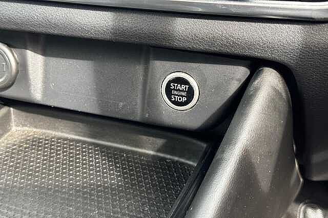 Nissan Qashqai 1.3 DiG-T MH N-Connecta 5dr