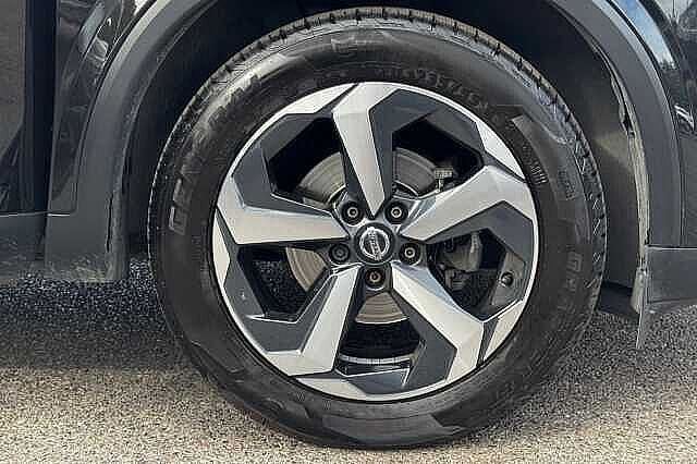 Nissan Qashqai 1.3 DiG-T MH N-Connecta 5dr