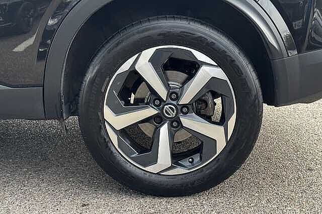 Nissan Qashqai 1.3 DiG-T MH N-Connecta 5dr