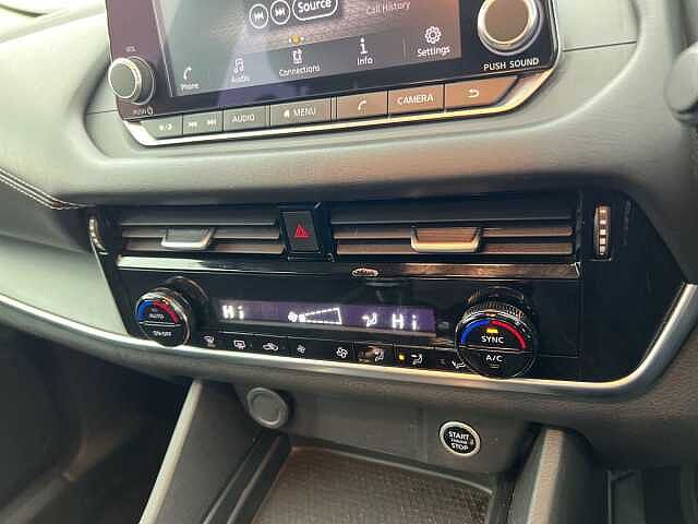 Nissan QASHQAI DiG-T MH Acenta Premium