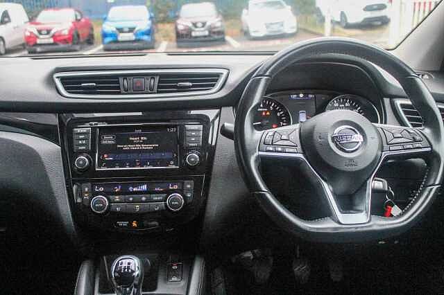 Nissan Qashqai 1.3 DIG-T Acenta Premium SUV 5dr Petrol Manual Euro 6 (s/s) (160 ps)