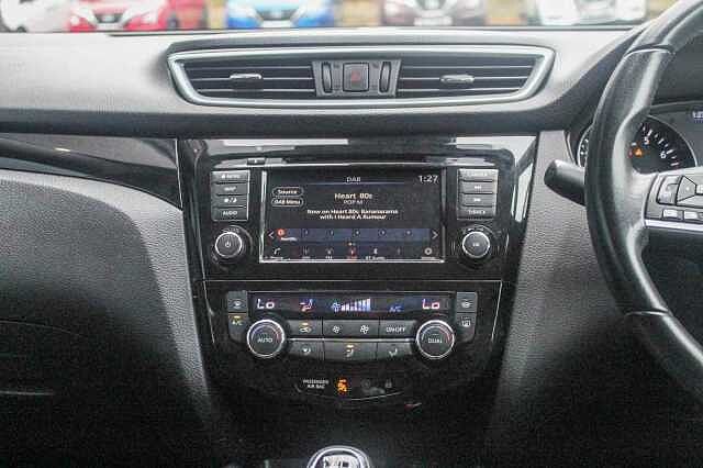 Nissan Qashqai 1.3 DIG-T Acenta Premium SUV 5dr Petrol Manual Euro 6 (s/s) (160 ps)