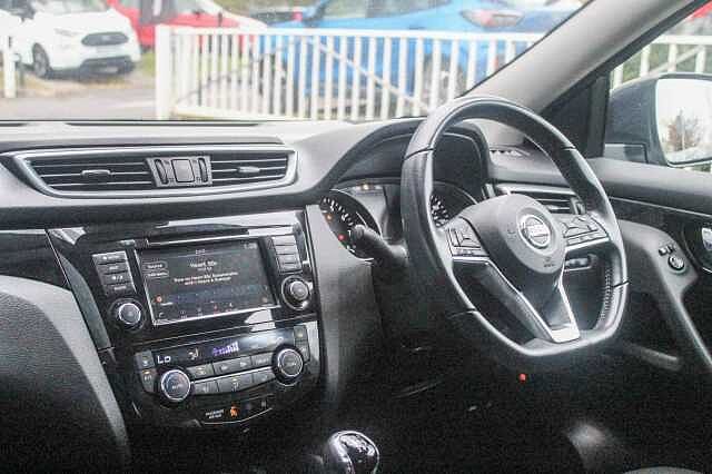 Nissan Qashqai 1.3 DIG-T Acenta Premium SUV 5dr Petrol Manual Euro 6 (s/s) (160 ps)