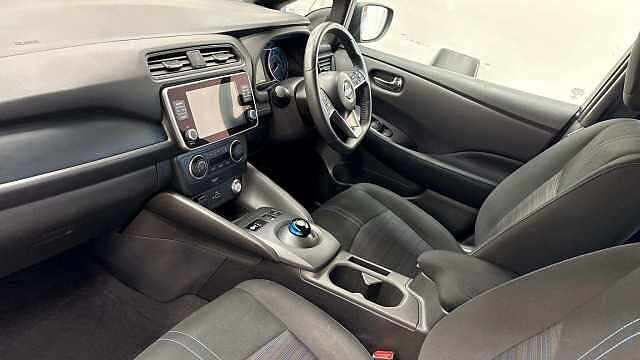 Nissan Leaf 40kWh Acenta Hatchback 5dr Electric Auto (150 ps)
