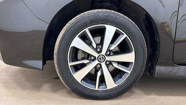 Nissan Leaf 40kWh Acenta Hatchback 5dr Electric Auto (150 ps)