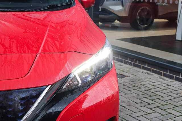 Nissan Leaf 40kWh Acenta Hatchback 5dr Electric Auto (150 ps)