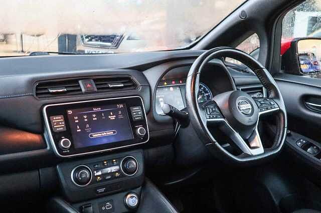 Nissan Leaf 40kWh Acenta Hatchback 5dr Electric Auto (150 ps)