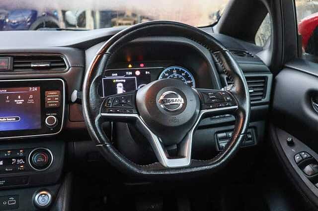 Nissan Leaf 40kWh Acenta Hatchback 5dr Electric Auto (150 ps)