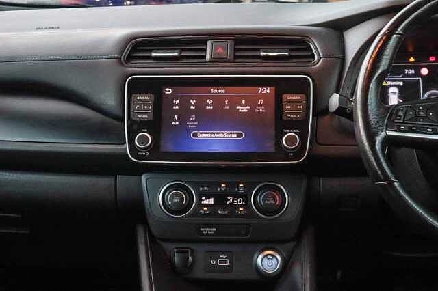 Nissan Leaf 40kWh Acenta Hatchback 5dr Electric Auto (150 ps)