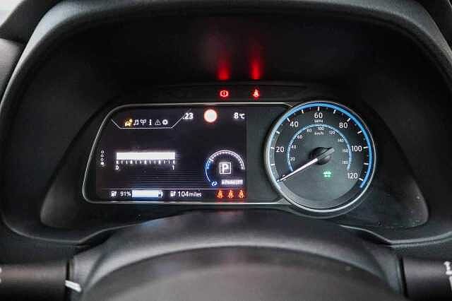 Nissan Leaf 40kWh Acenta Hatchback 5dr Electric Auto (150 ps)