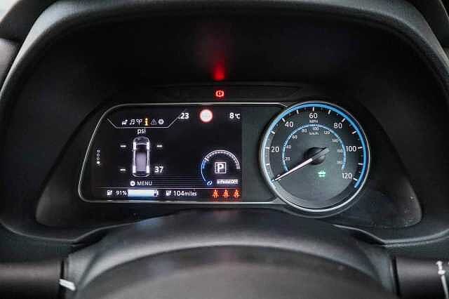 Nissan Leaf 40kWh Acenta Hatchback 5dr Electric Auto (150 ps)