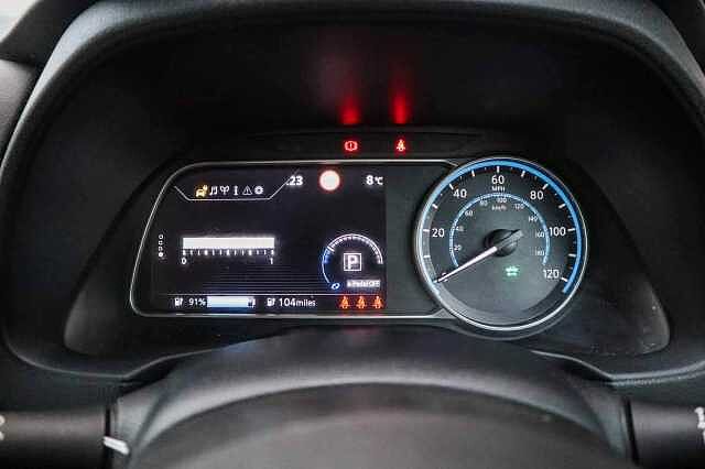 Nissan Leaf 40kWh Acenta Hatchback 5dr Electric Auto (150 ps)