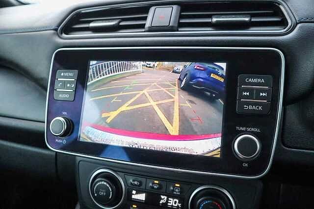 Nissan Leaf 40kWh Acenta Hatchback 5dr Electric Auto (150 ps)