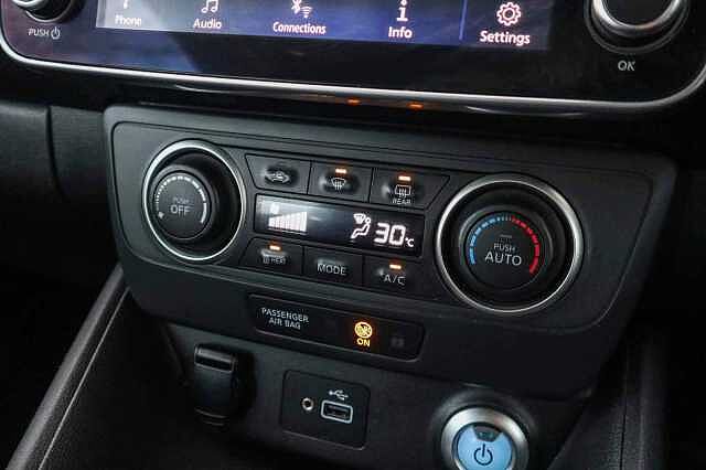 Nissan Leaf 40kWh Acenta Hatchback 5dr Electric Auto (150 ps)