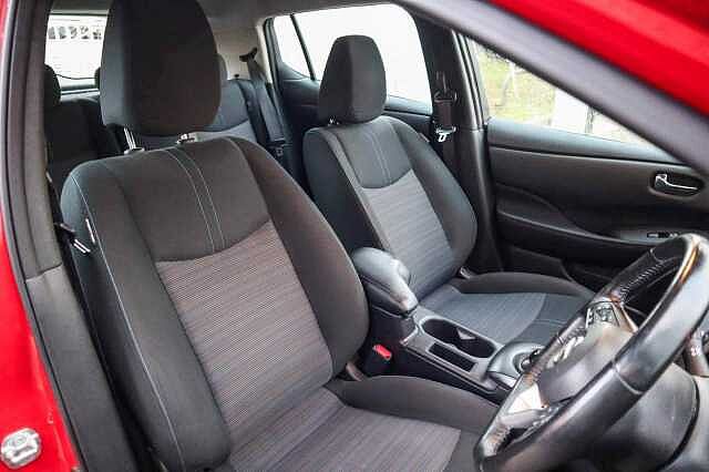 Nissan Leaf 40kWh Acenta Hatchback 5dr Electric Auto (150 ps)