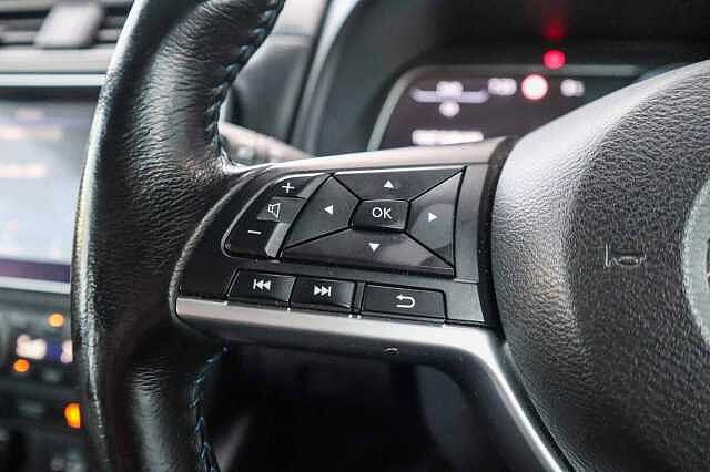 Nissan Leaf 40kWh Acenta Hatchback 5dr Electric Auto (150 ps)