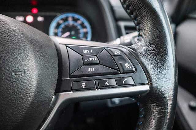 Nissan Leaf 40kWh Acenta Hatchback 5dr Electric Auto (150 ps)