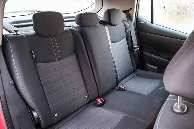 Nissan Leaf 40kWh Acenta Hatchback 5dr Electric Auto (150 ps)