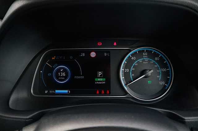 Nissan Leaf 39kWh Acenta Hatchback 5dr Electric Auto (150 ps)