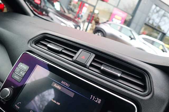 Nissan Leaf 39kWh Acenta Hatchback 5dr Electric Auto (150 ps)