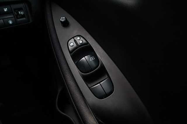 Nissan Leaf 39kWh Acenta Hatchback 5dr Electric Auto (150 ps)