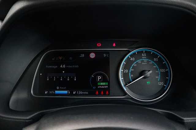Nissan Leaf 39kWh Acenta Hatchback 5dr Electric Auto (150 ps)