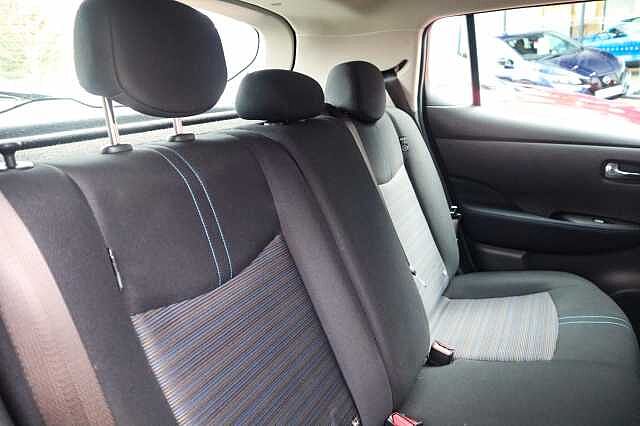 Nissan Leaf 39kWh Acenta Hatchback 5dr Electric Auto (150 ps)
