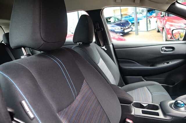 Nissan Leaf 39kWh Acenta Hatchback 5dr Electric Auto (150 ps)