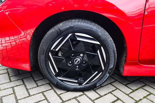 Nissan Leaf 39kWh Acenta Hatchback 5dr Electric Auto (150 ps)