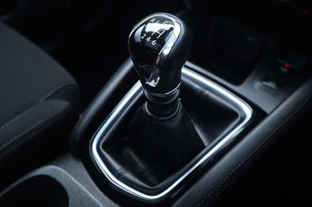 Nissan Qashqai 1.5 dCi N-Connecta SUV 5dr Diesel Manual Euro 6 (s/s) (110 ps)