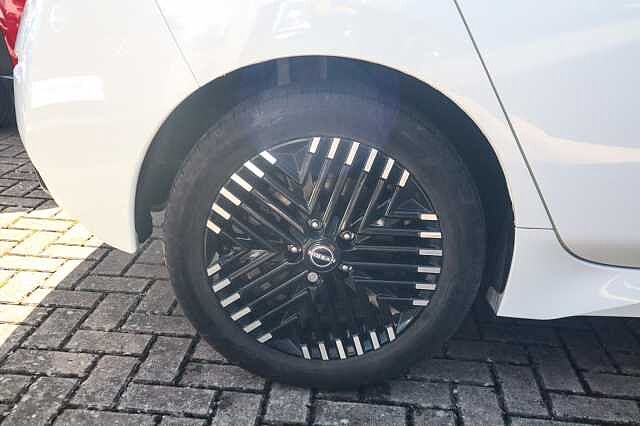 Nissan Leaf 39kWh Shiro Hatchback 5dr Electric Auto (150 ps)