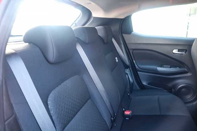 Nissan Juke 1.0 DIG-T Acenta SUV 5dr Petrol Manual Euro 6 (s/s) (114 ps)