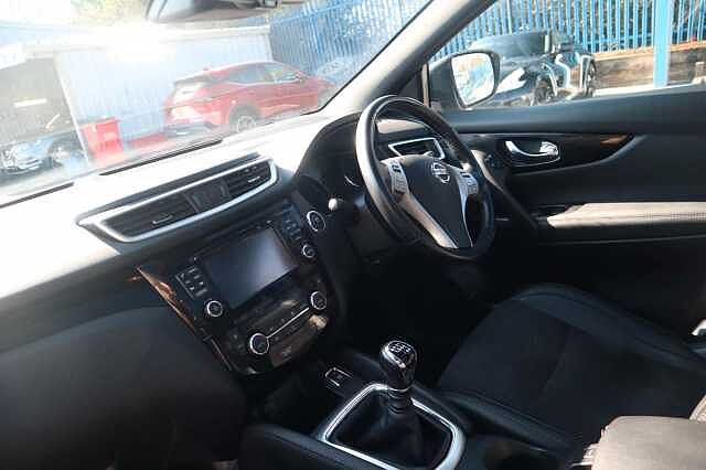 Nissan Qashqai 1.2 DIG-T N-Vision SUV 5dr Petrol Manual 2WD Euro 6 (s/s) (115 ps)