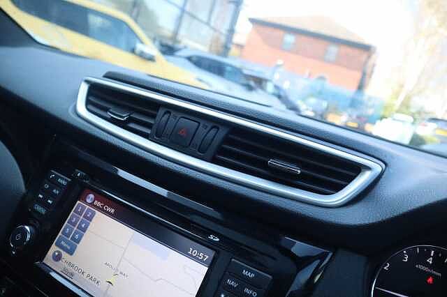 Nissan Qashqai 1.2 DIG-T N-Vision SUV 5dr Petrol Manual 2WD Euro 6 (s/s) (115 ps)