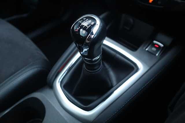 Nissan Qashqai 1.2 DIG-T N-Vision SUV 5dr Petrol Manual 2WD Euro 6 (s/s) (115 ps)